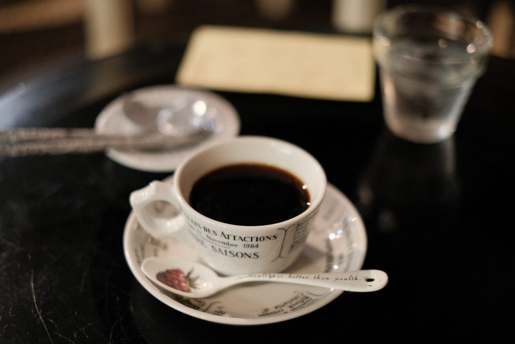 ストーンのホットコーヒーを写した写真